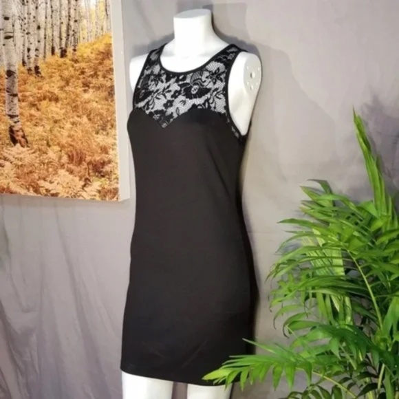 3/$25 Forever 21 Lace Sweetheart Top Dress - Picture 2 of 8